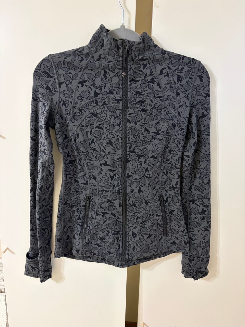Lululemon define Gray Floral Print Jacket - size 6